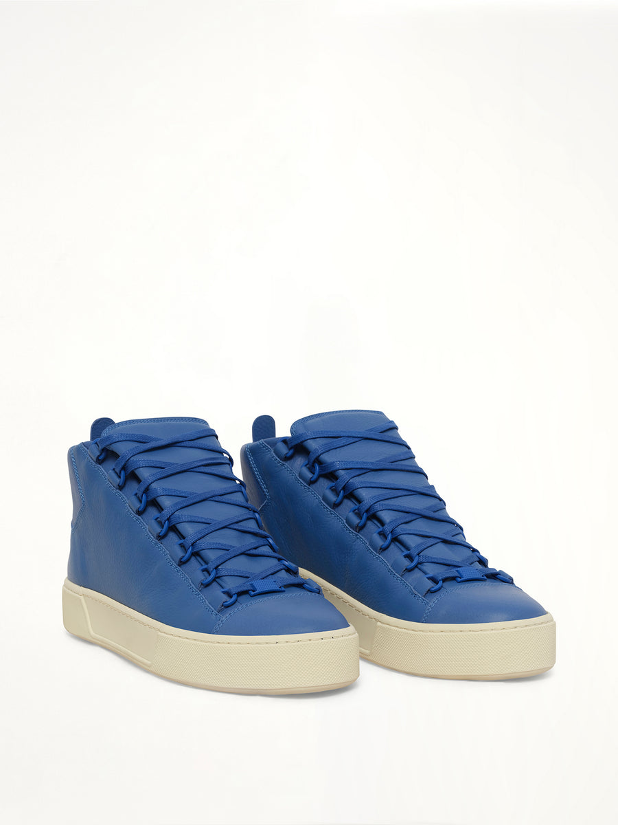 Low Top Sneakers in Blue