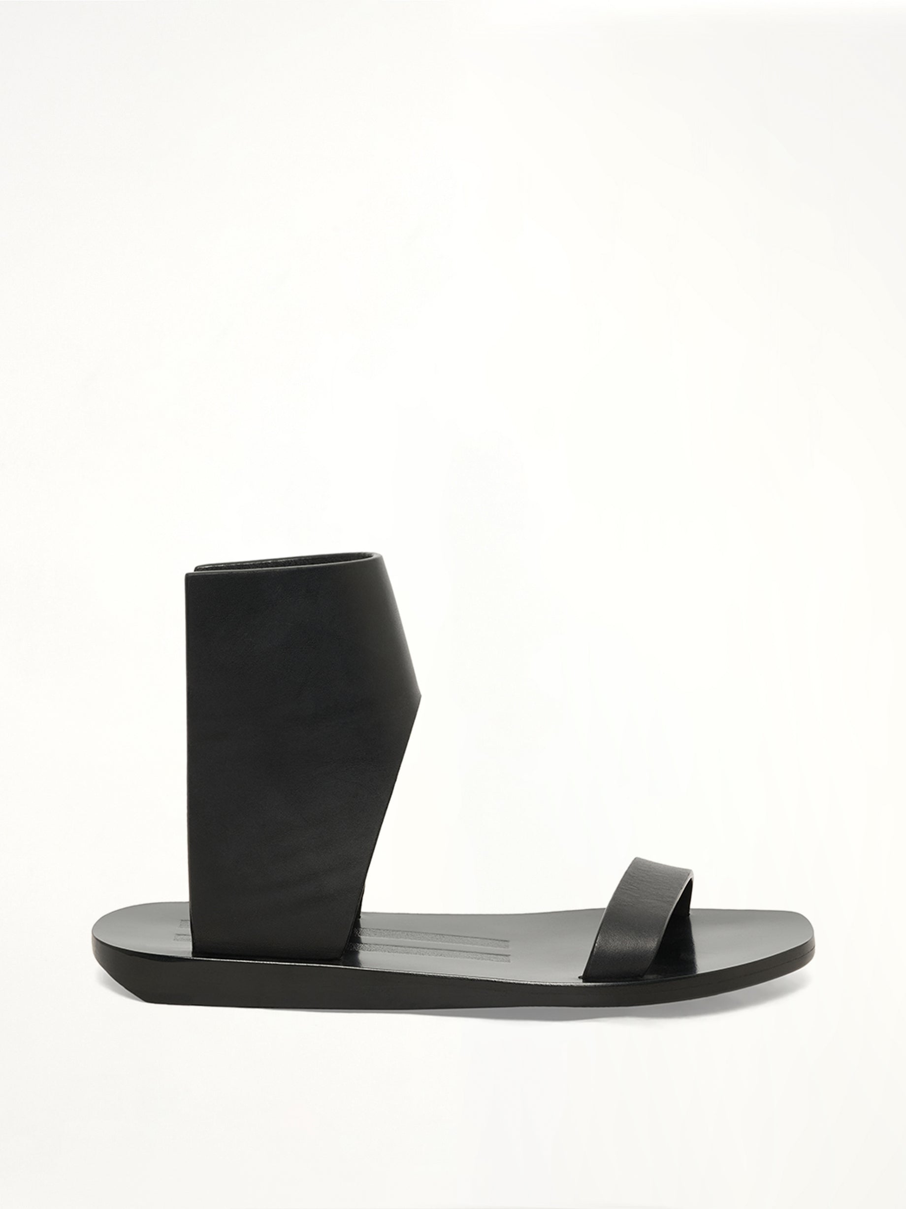 Low Sandal in Black