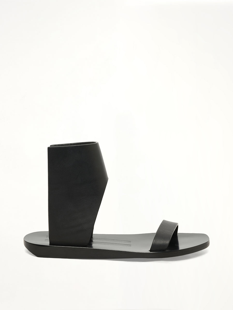Low Sandal in Black