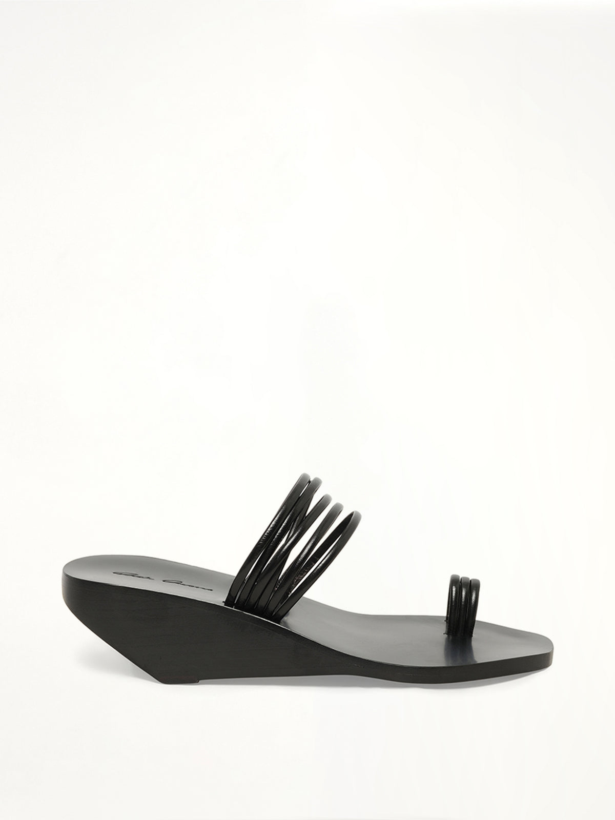 Toe Straps Shoes in Black