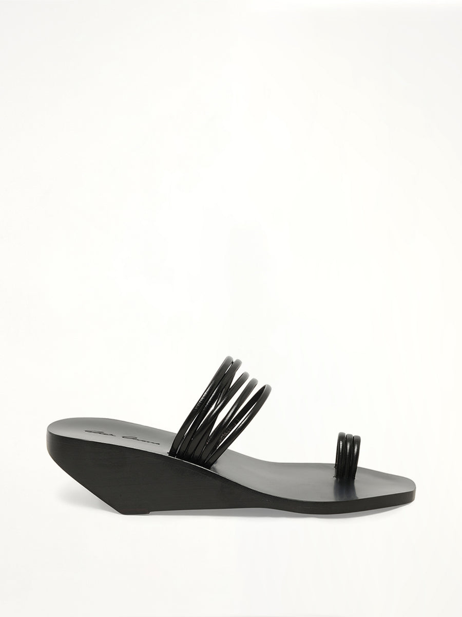 Toe Straps Shoes in Black