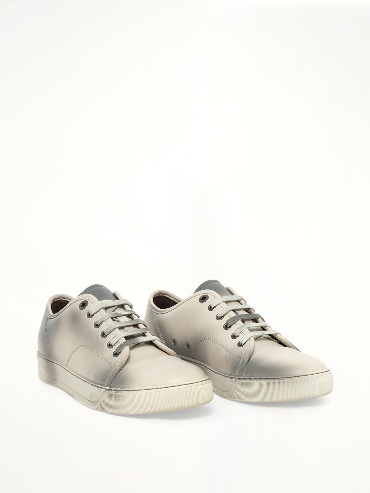Low Sneaker Spray in Ivory