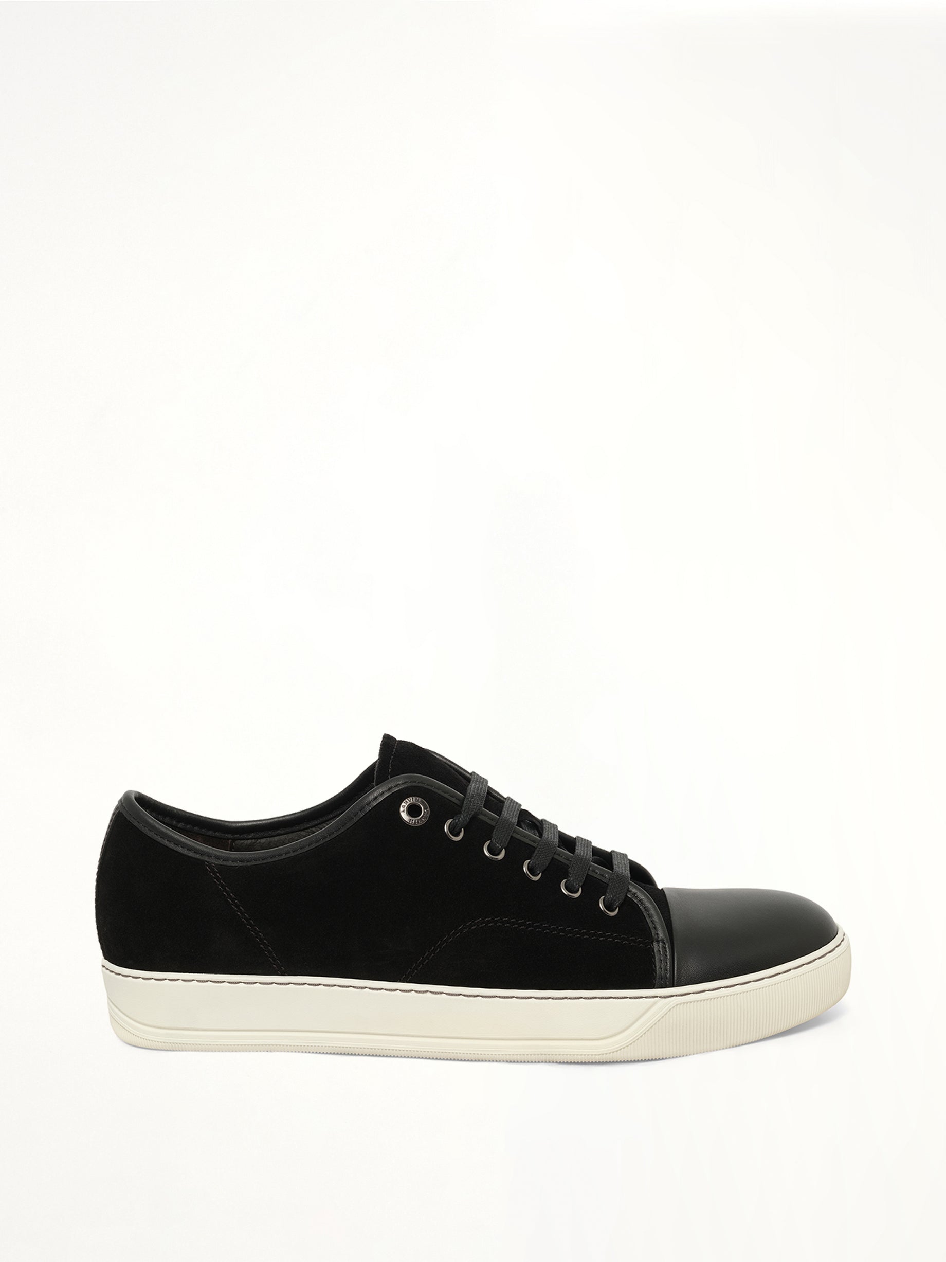 Low Sneaker in Black