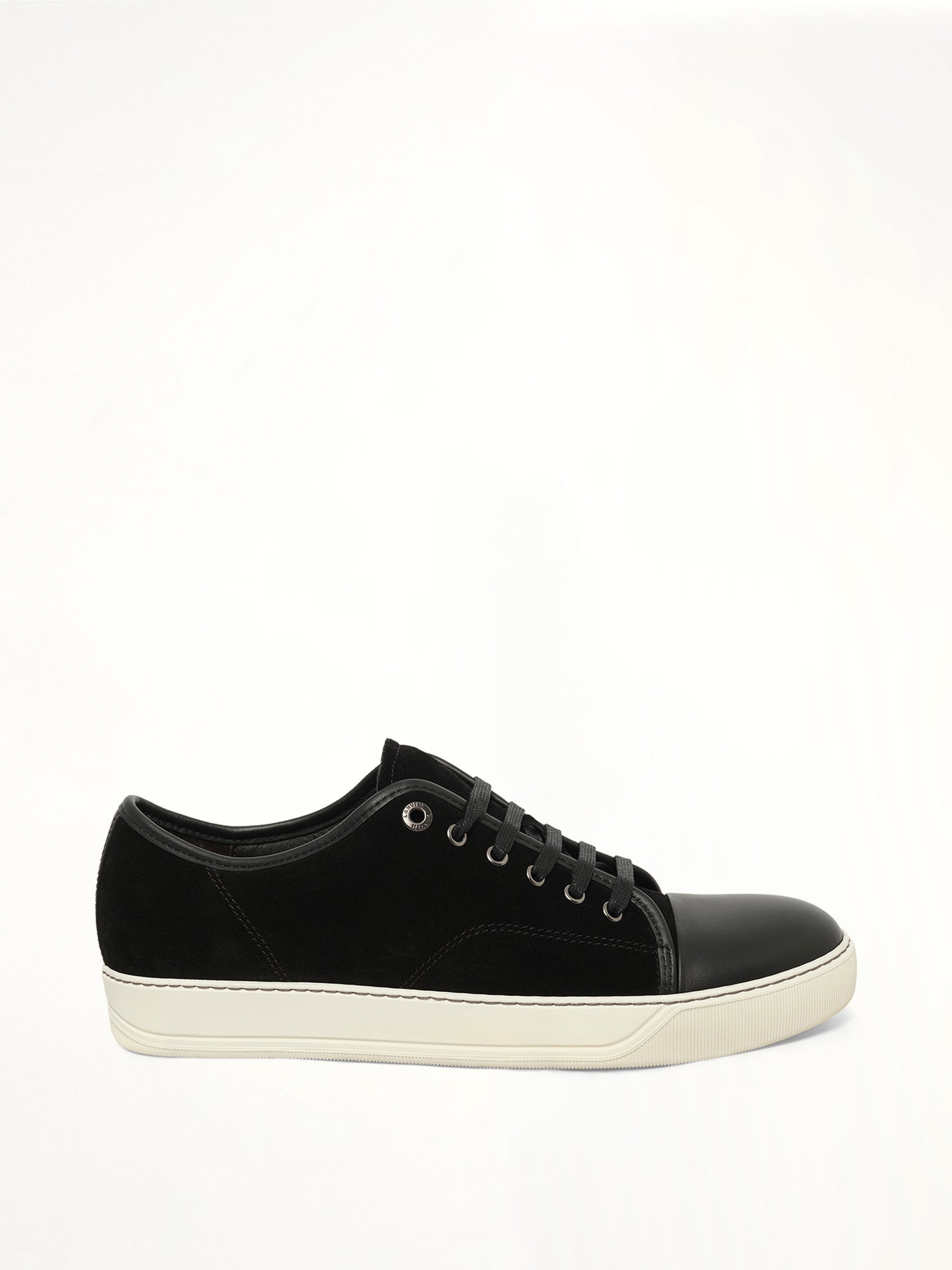 Low Sneaker in Black