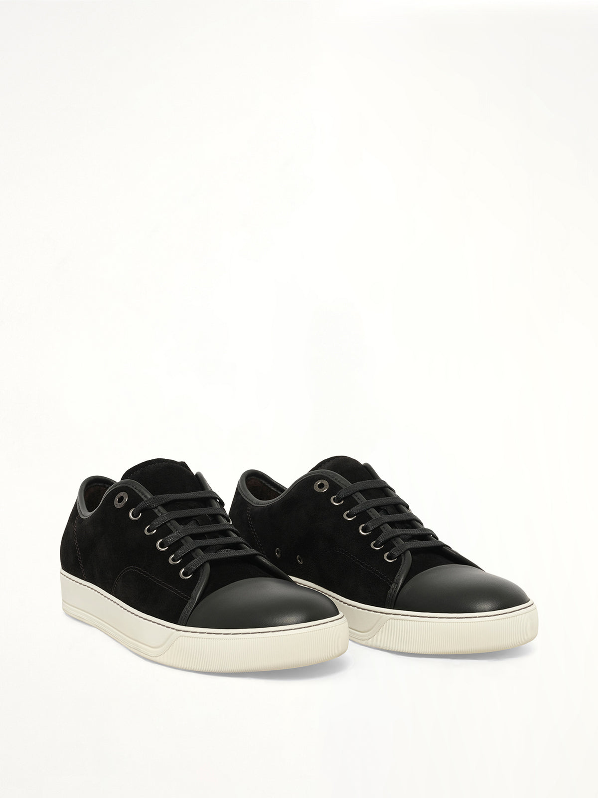 Low Sneaker in Black