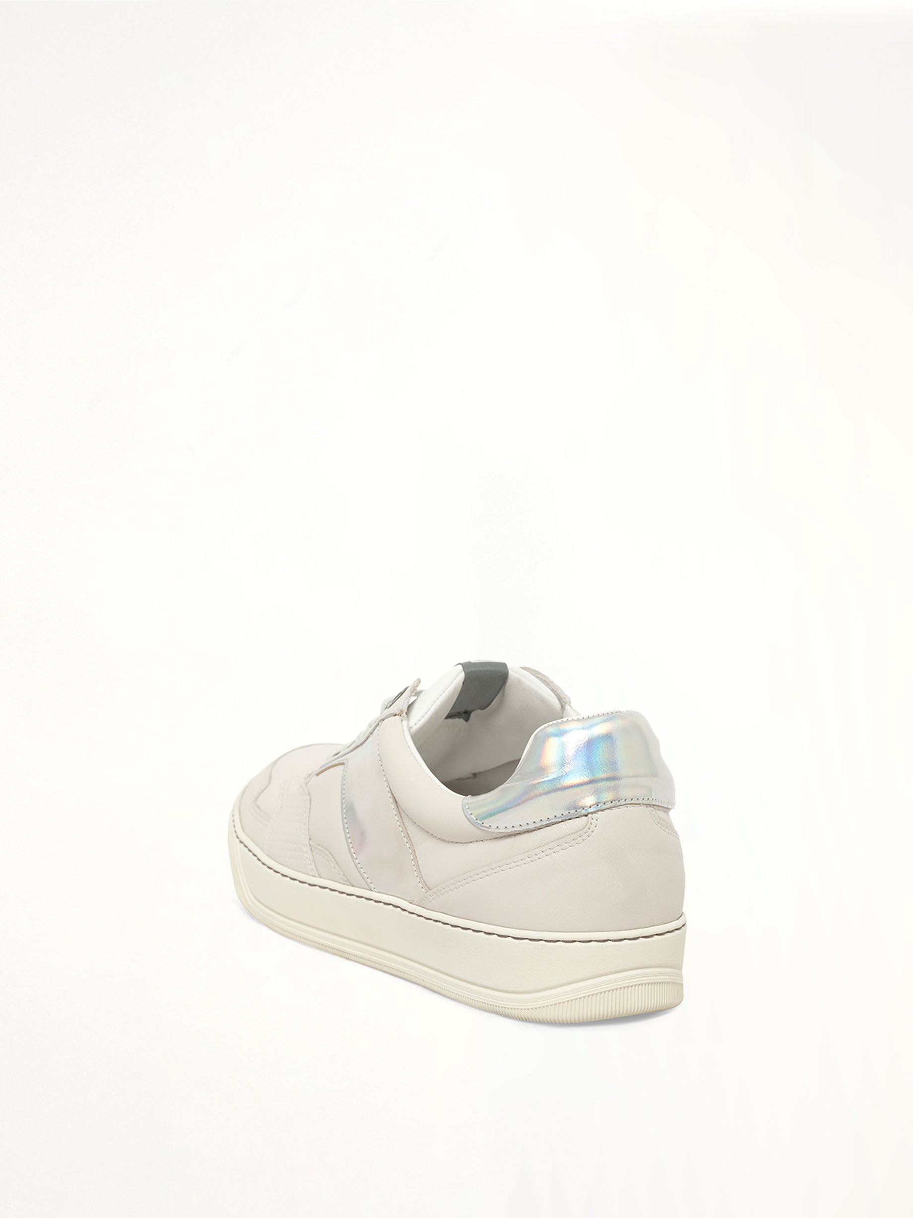 Low Sneaker in Silver