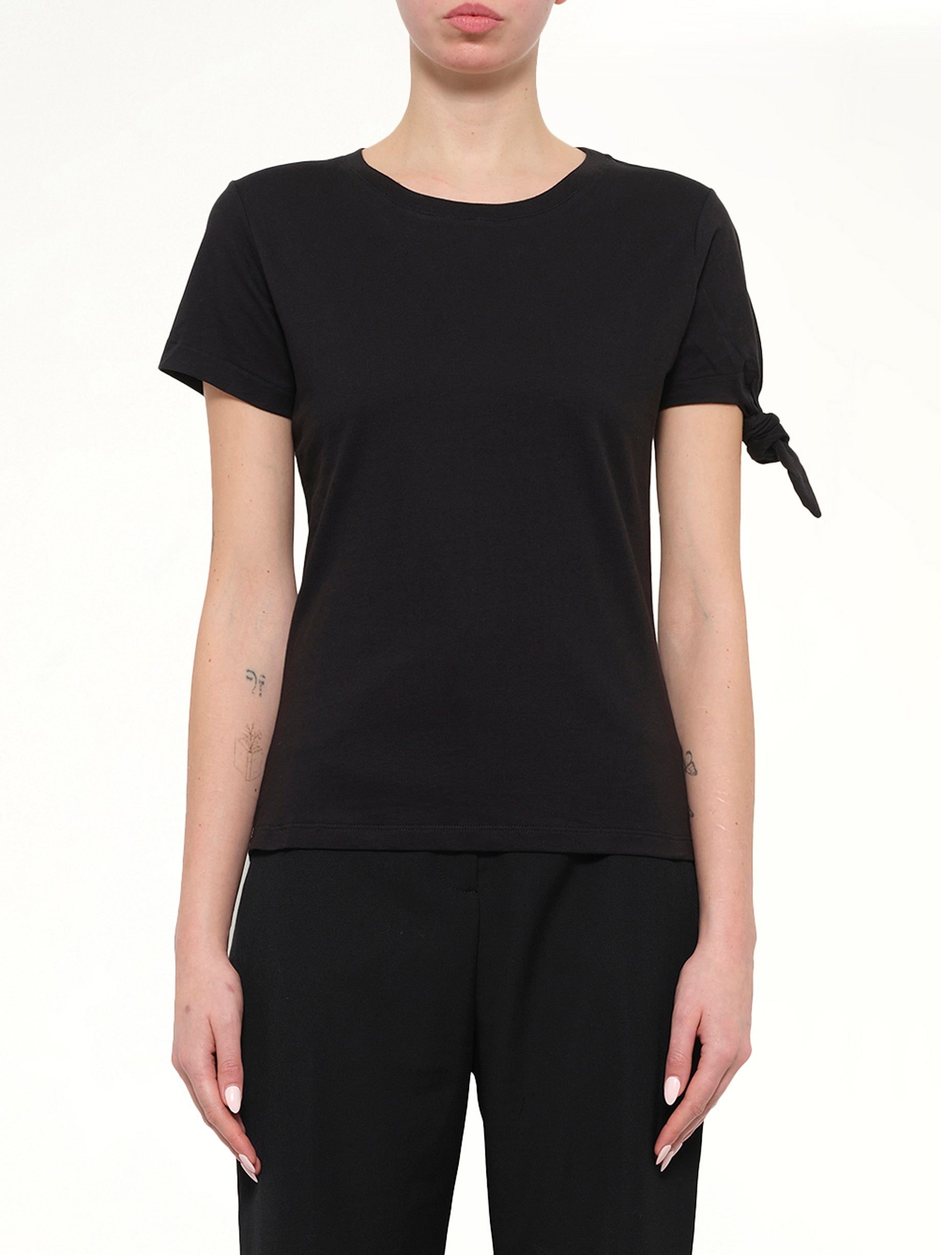 Single Knot T-Shirt in Black