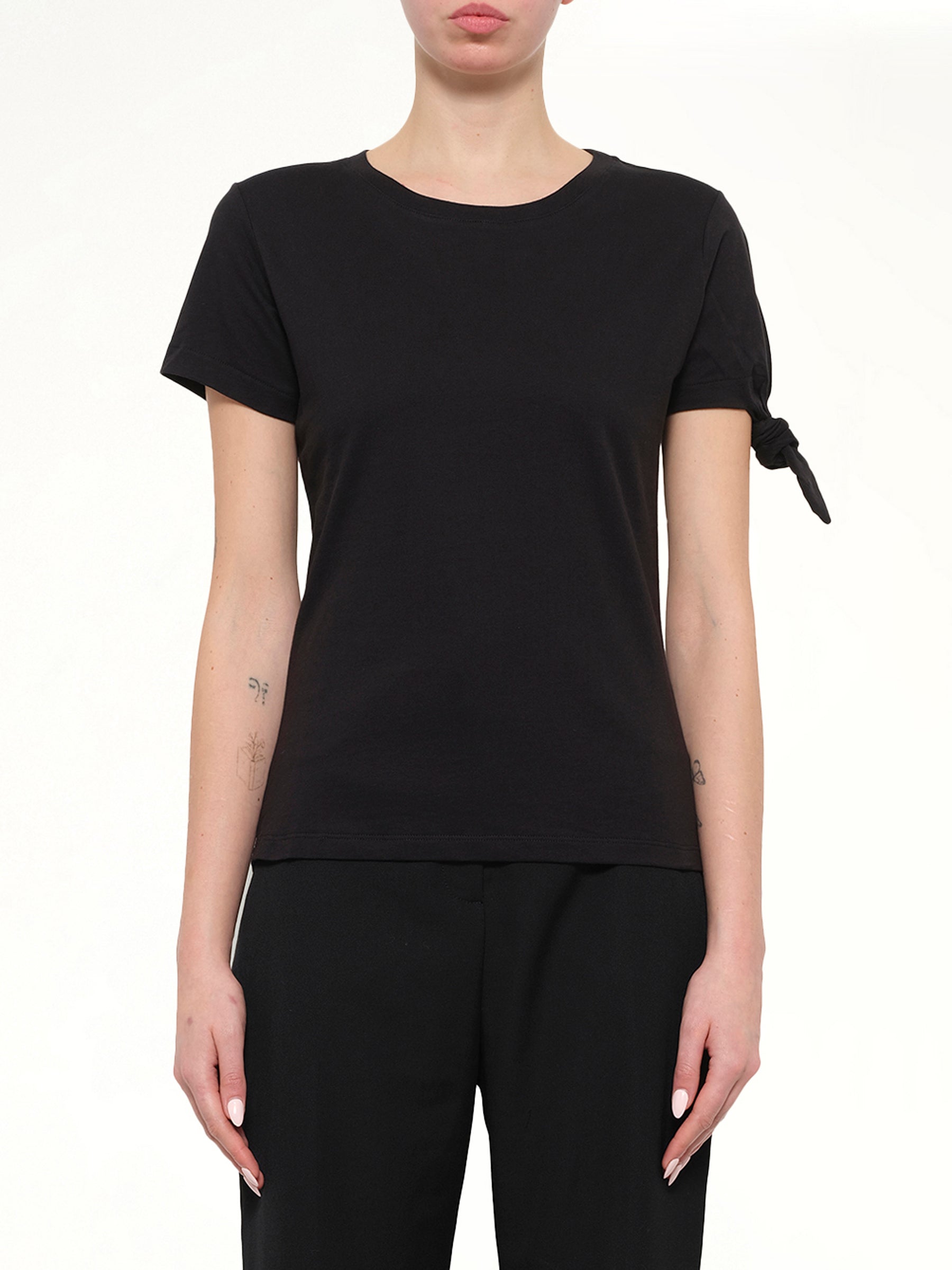 Single Knot T-Shirt in Black