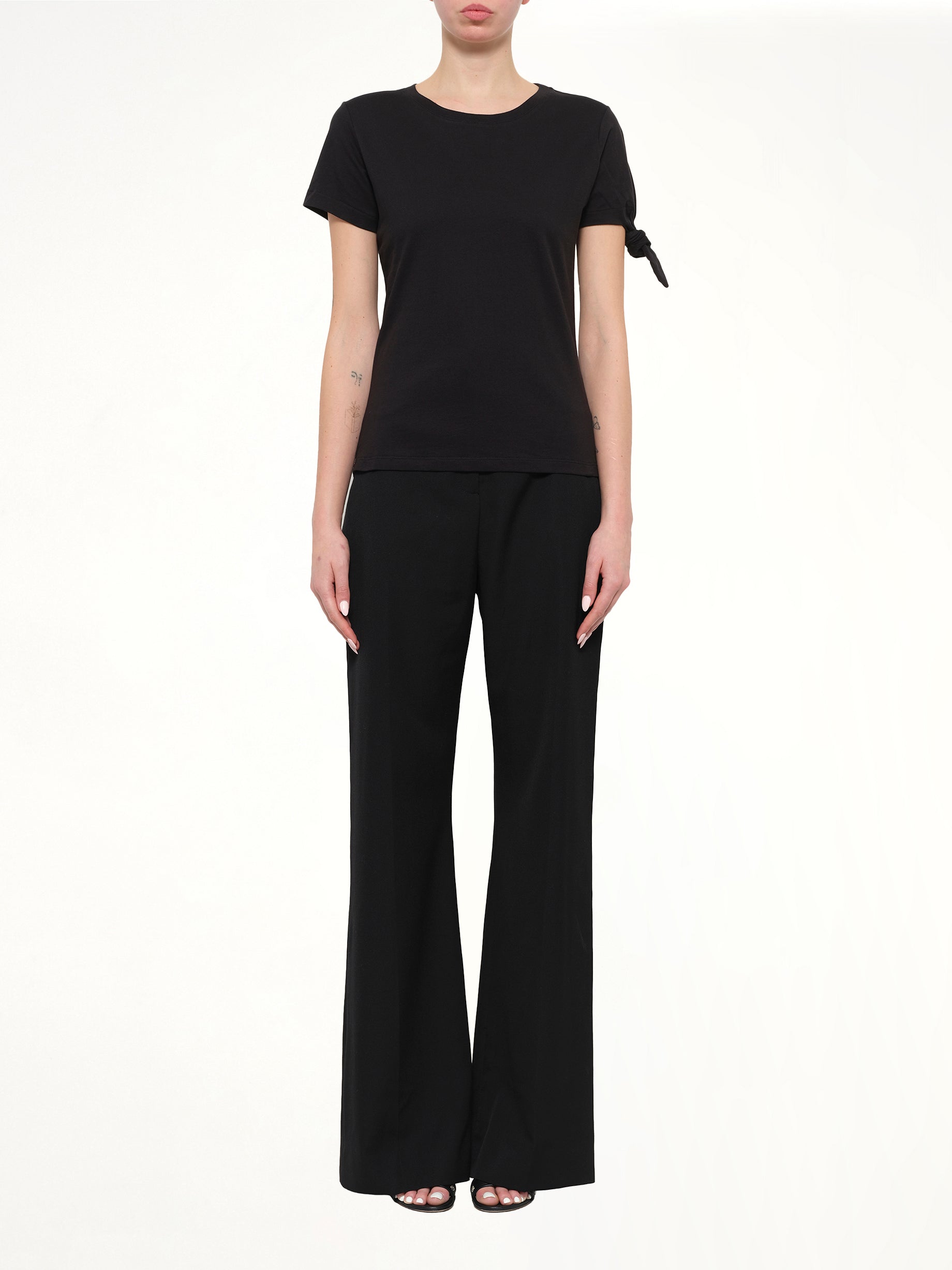 Single Knot T-Shirt in Black