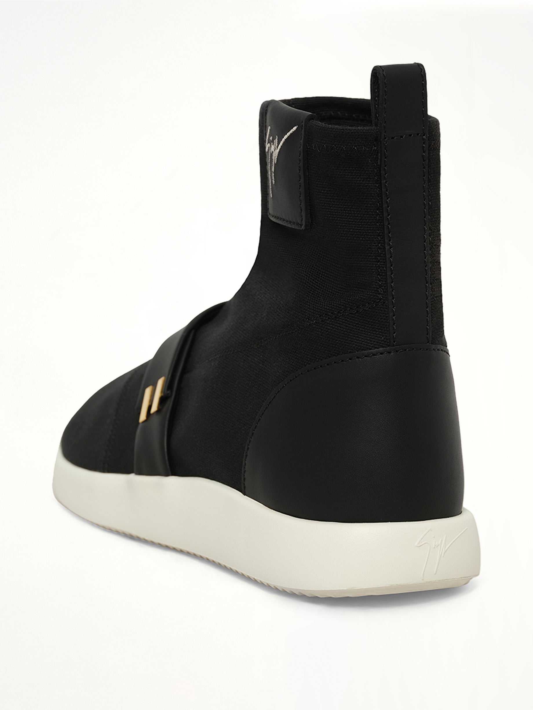 Hunt Sneaker in Black