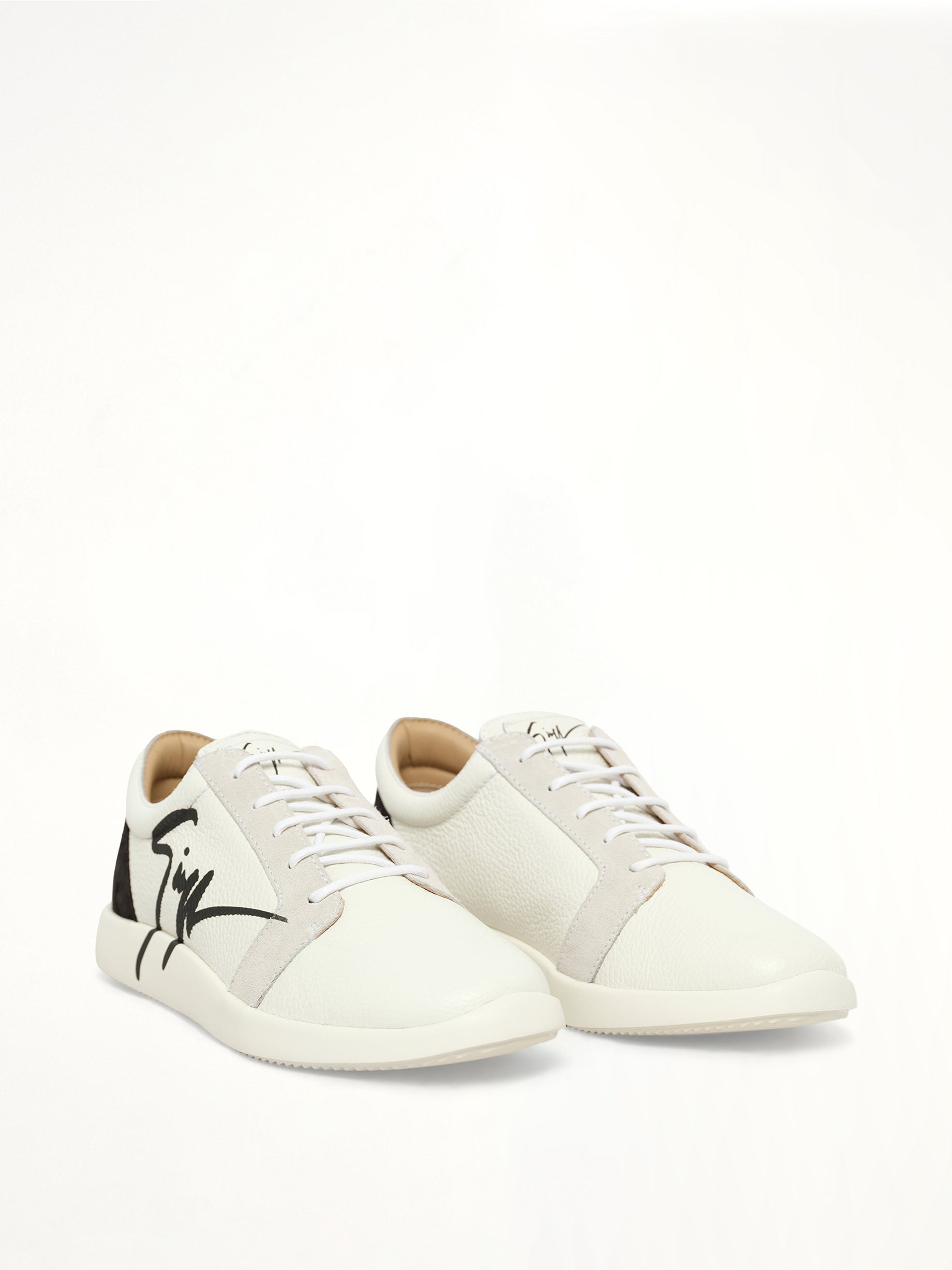 Indos Vague Sneaker in White
