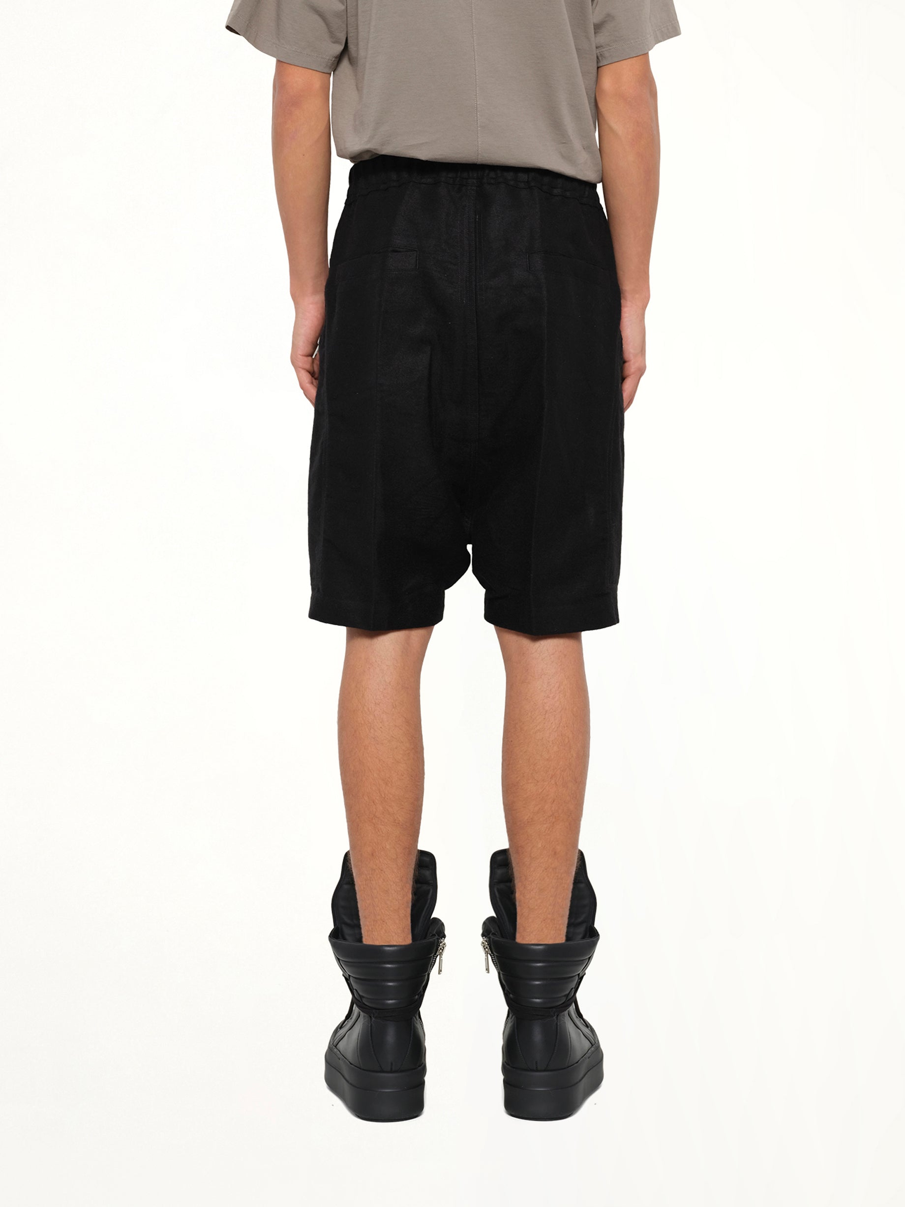 Moleskin Heizer Shorts in Black