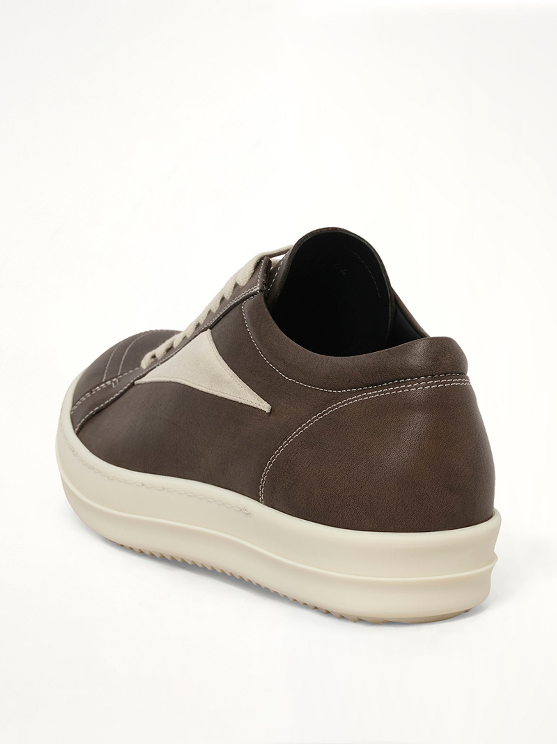 Vintage Sneaker in Washed Black