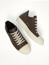 Low Sneaks in Washed Black