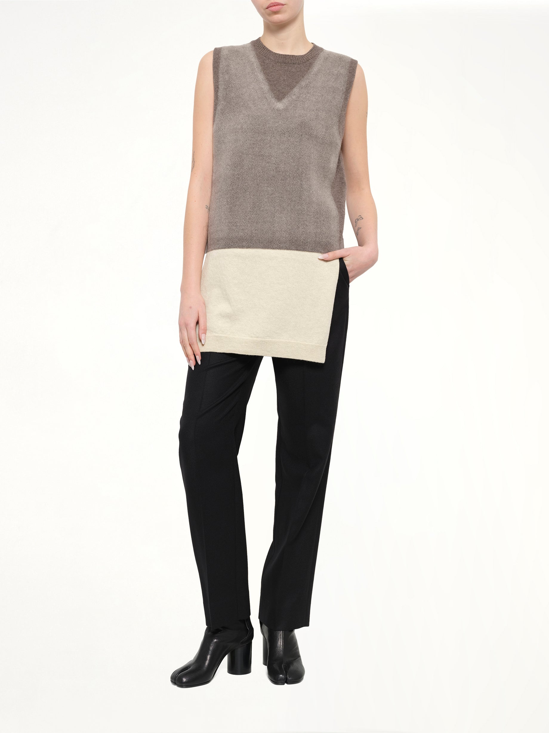 Minimal Elastic Waistband Trousers in Black