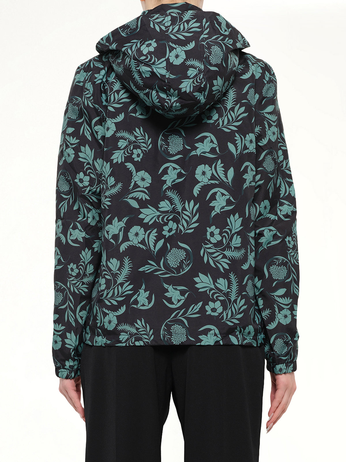 Vent Outerwear in Black