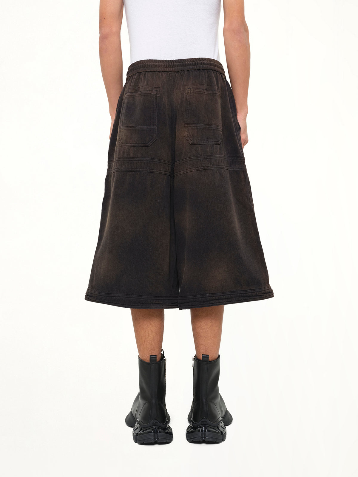 Rustic Denim Double‑Pocket Shorts in Black