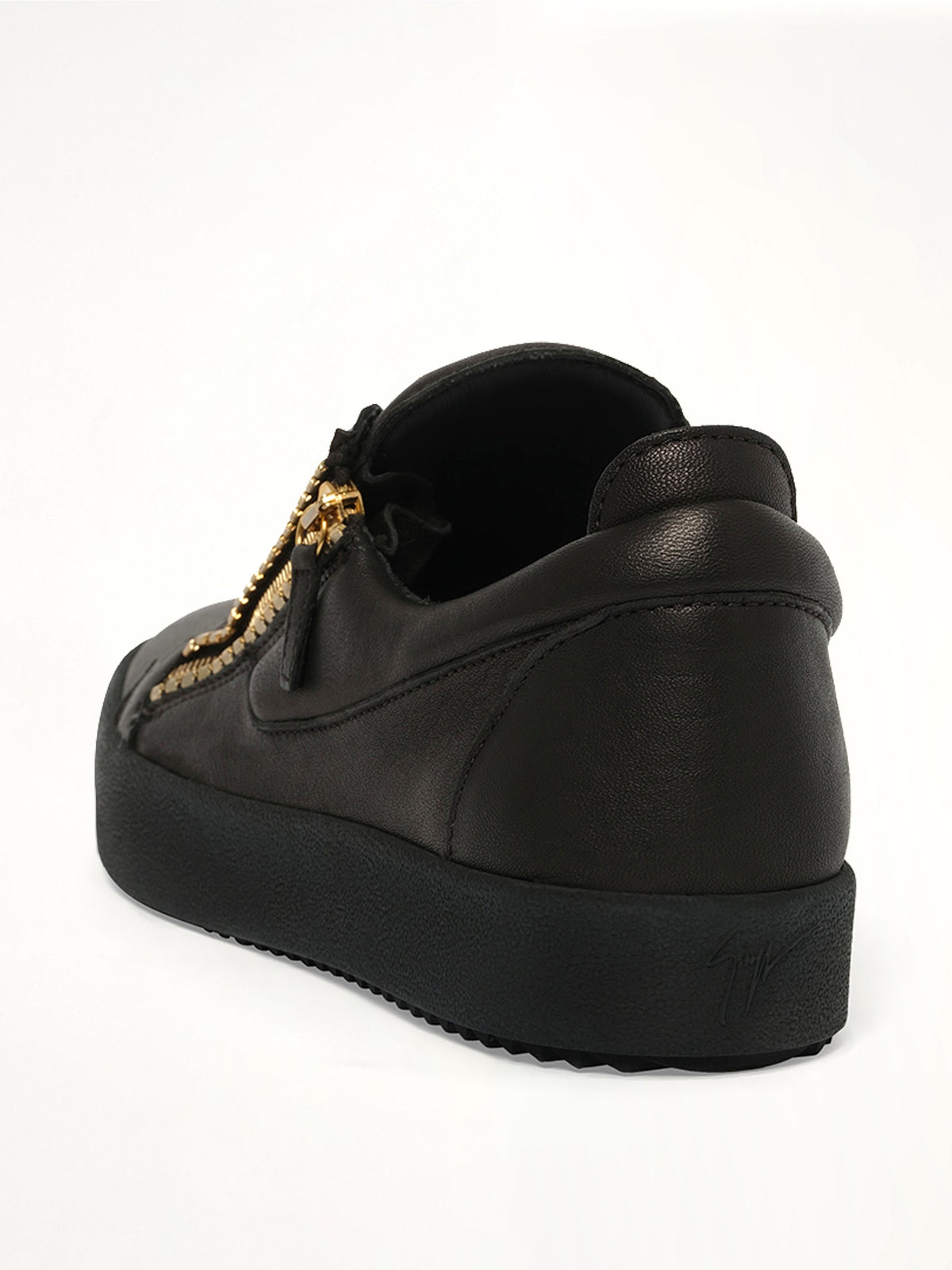 Columbria Nero Sneaker in 3