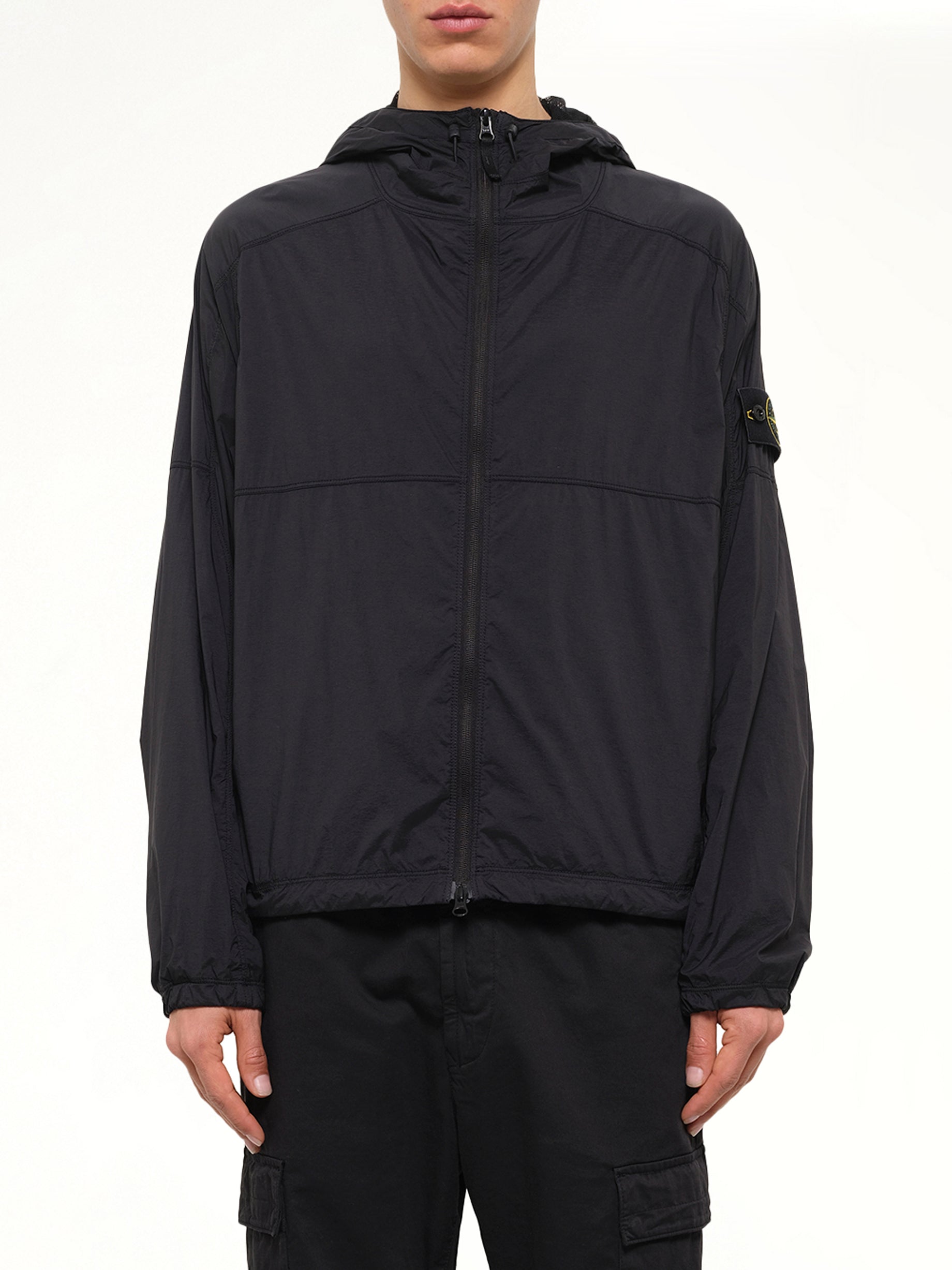 Q100020 Ultra Light Nylon Stretch Jacket in Black