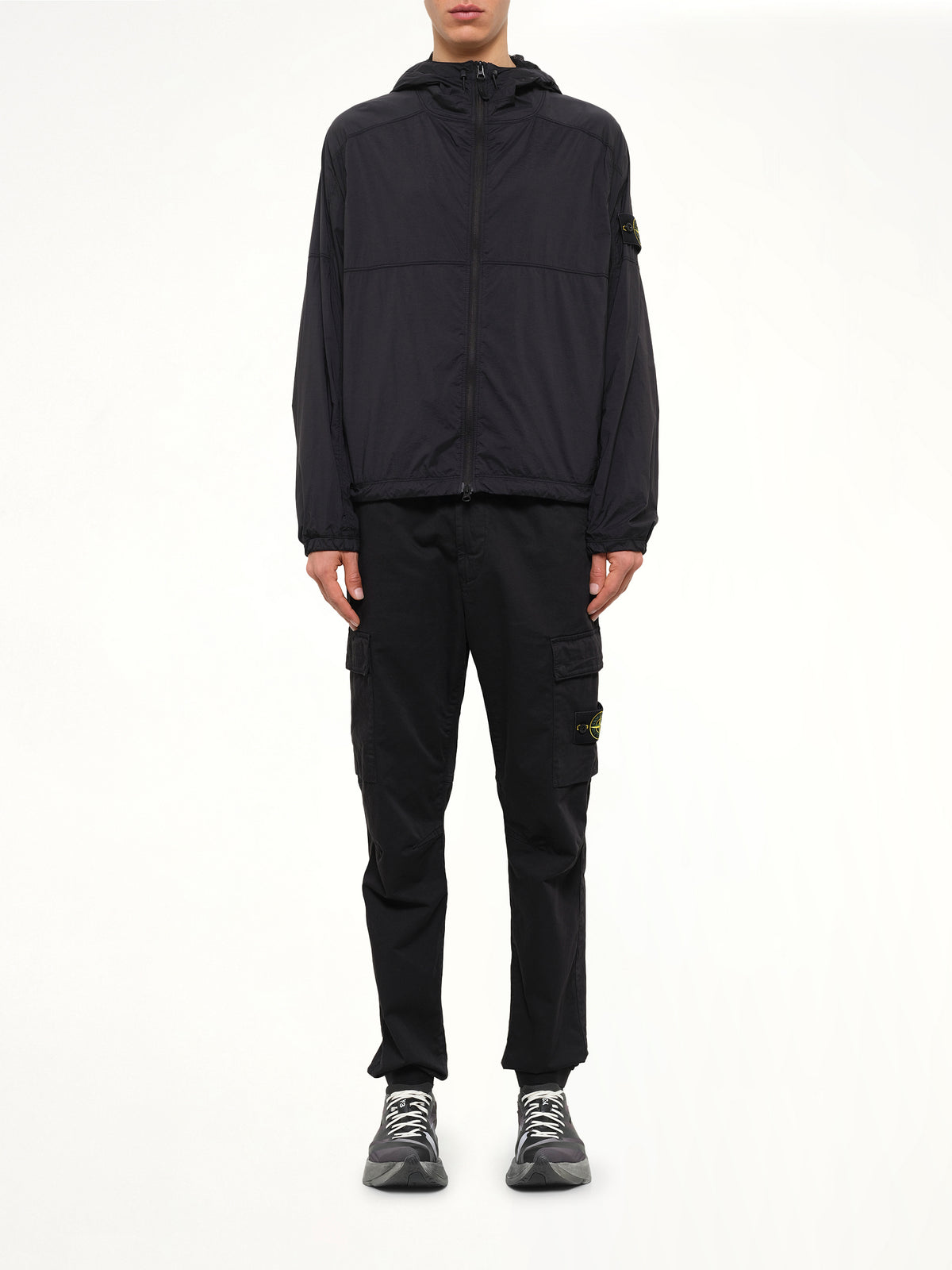 Q100020 Ultra Light Nylon Stretch Jacket in Black