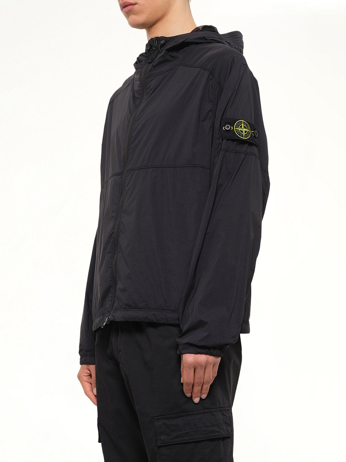 Q100020 Ultra Light Nylon Stretch Jacket in Black