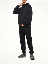 Q100020 Ultra Light Nylon Stretch Jacket in Black