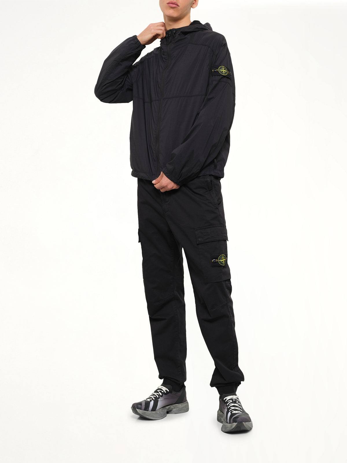 Q100020 Ultra Light Nylon Stretch Jacket in Black