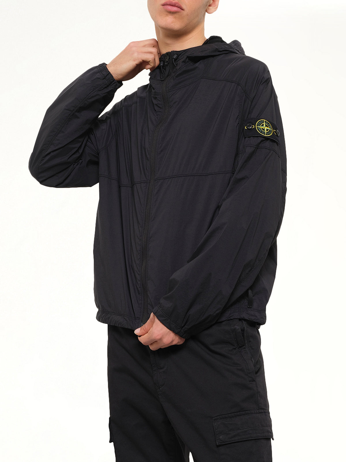 Q100020 Ultra Light Nylon Stretch Jacket in Black