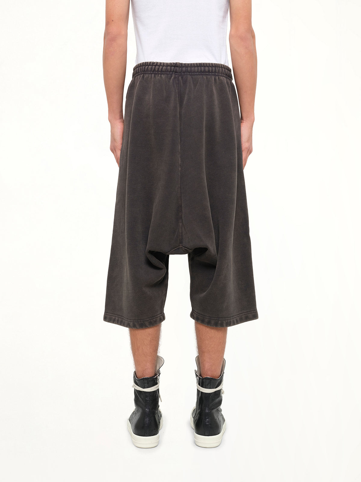 Drop Short in Washed Black