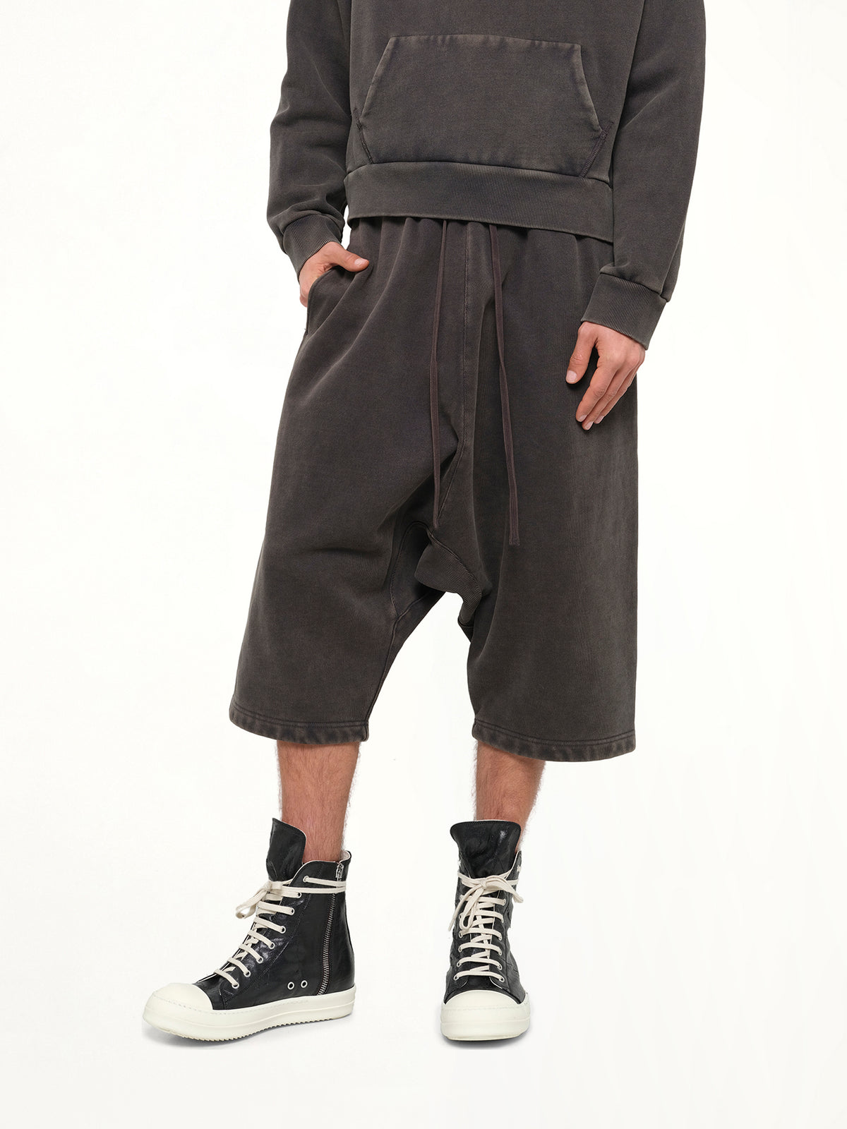 Drop Short in Washed Black