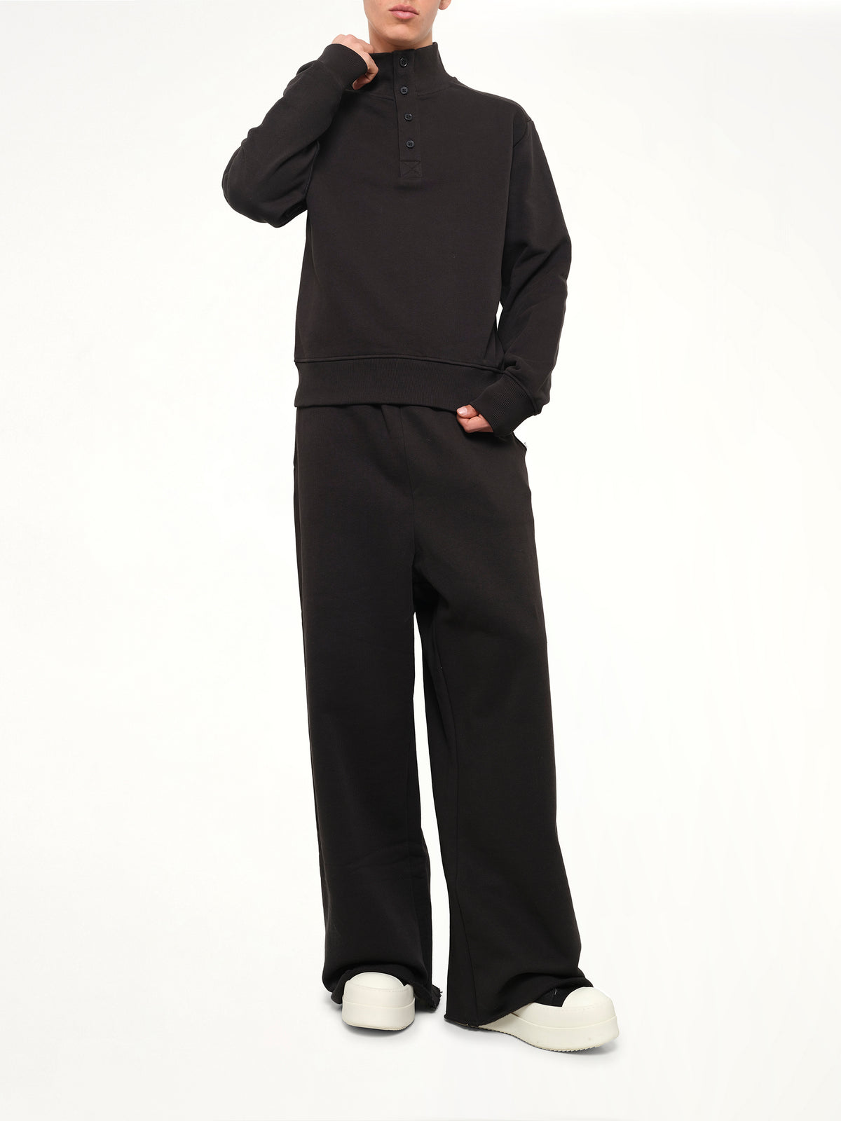 Port Pullover in Black