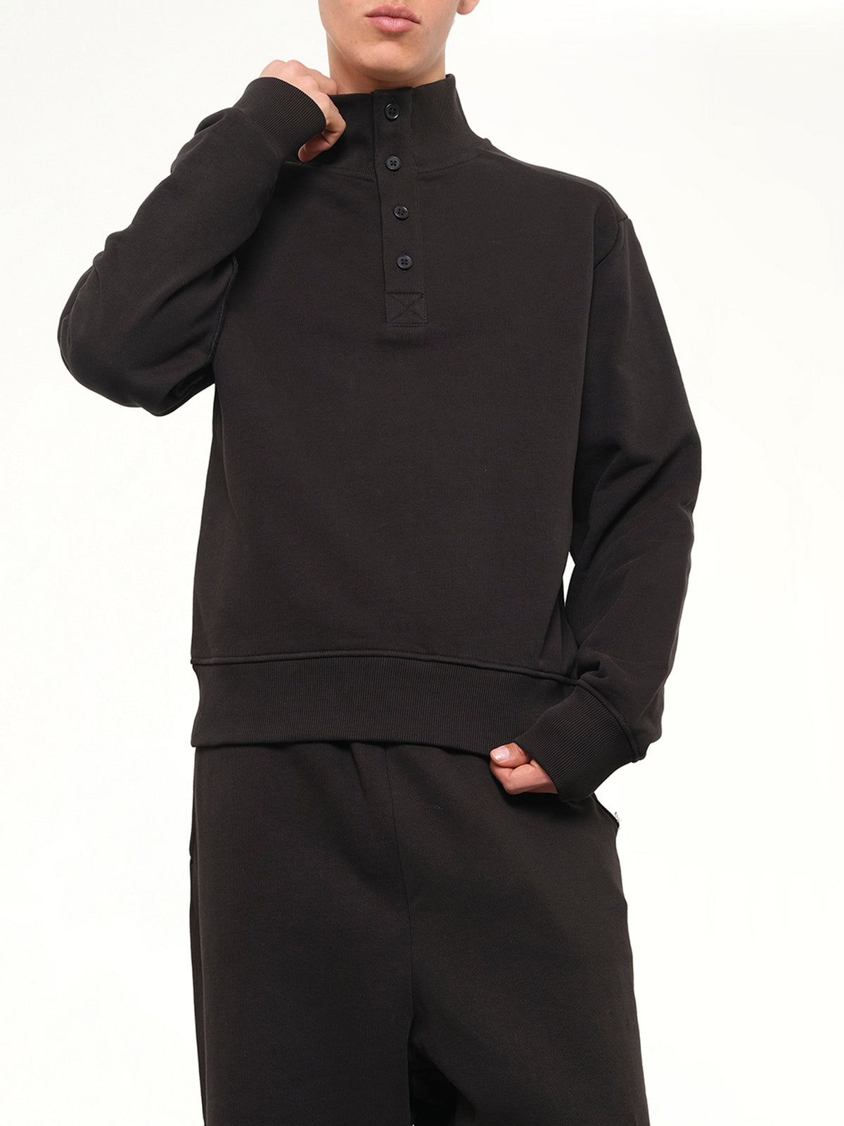 Port Pullover in Black