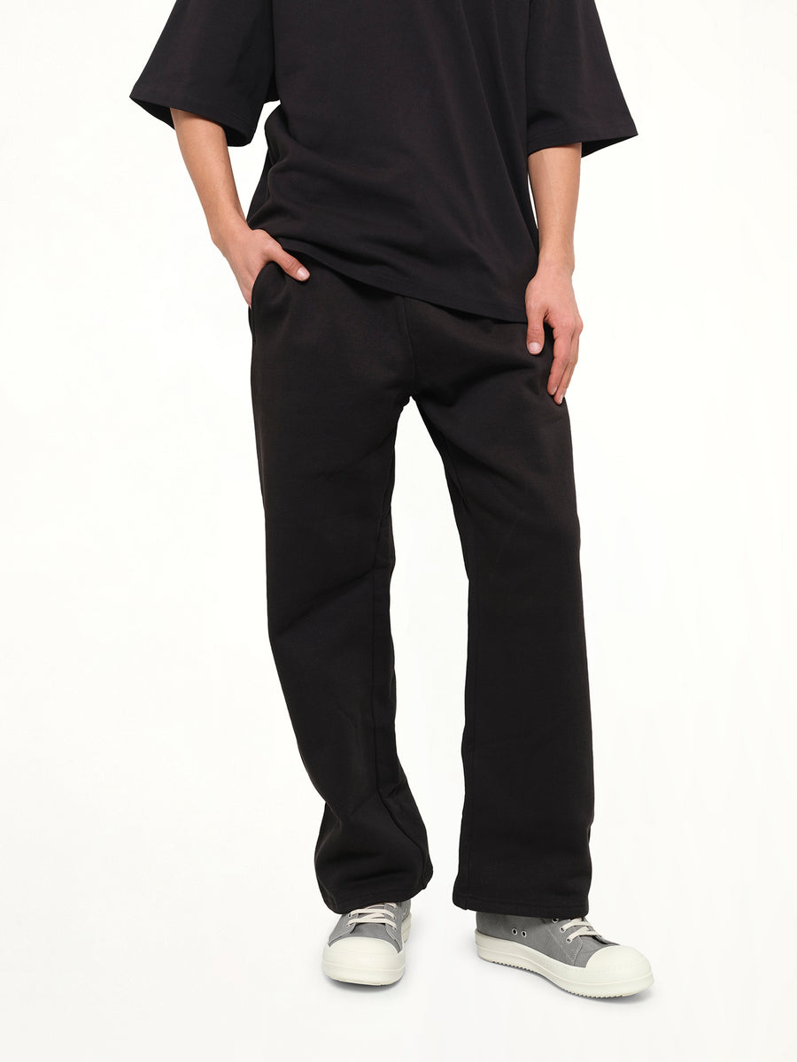 Straight Leg Sweatpant in Black