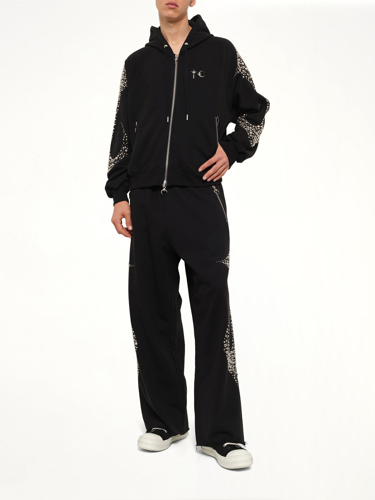 Iron Steel Focus Zip-Up Hoodie in Black
