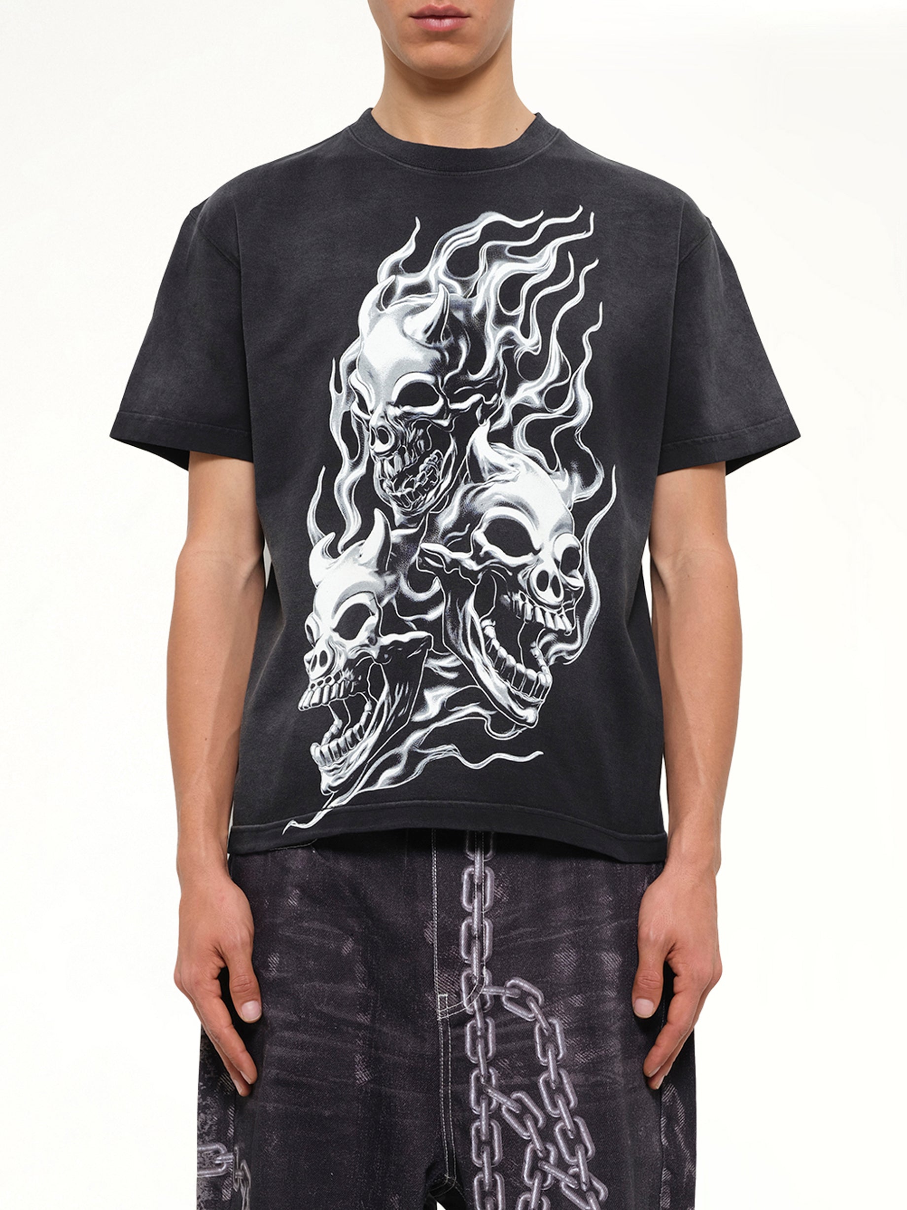 Three Riding Skull Dirt T-Shirt in Black