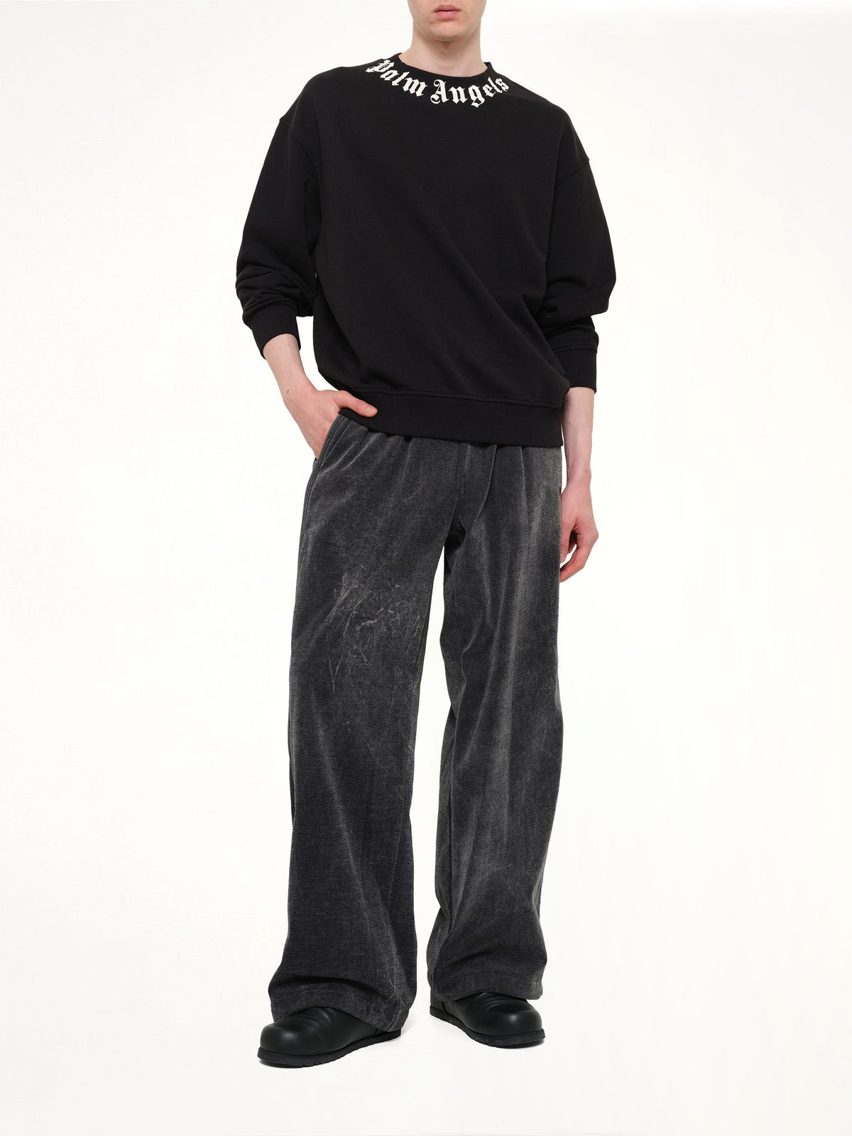 Neck Logo Regular Sweatshirt in Black/Off White