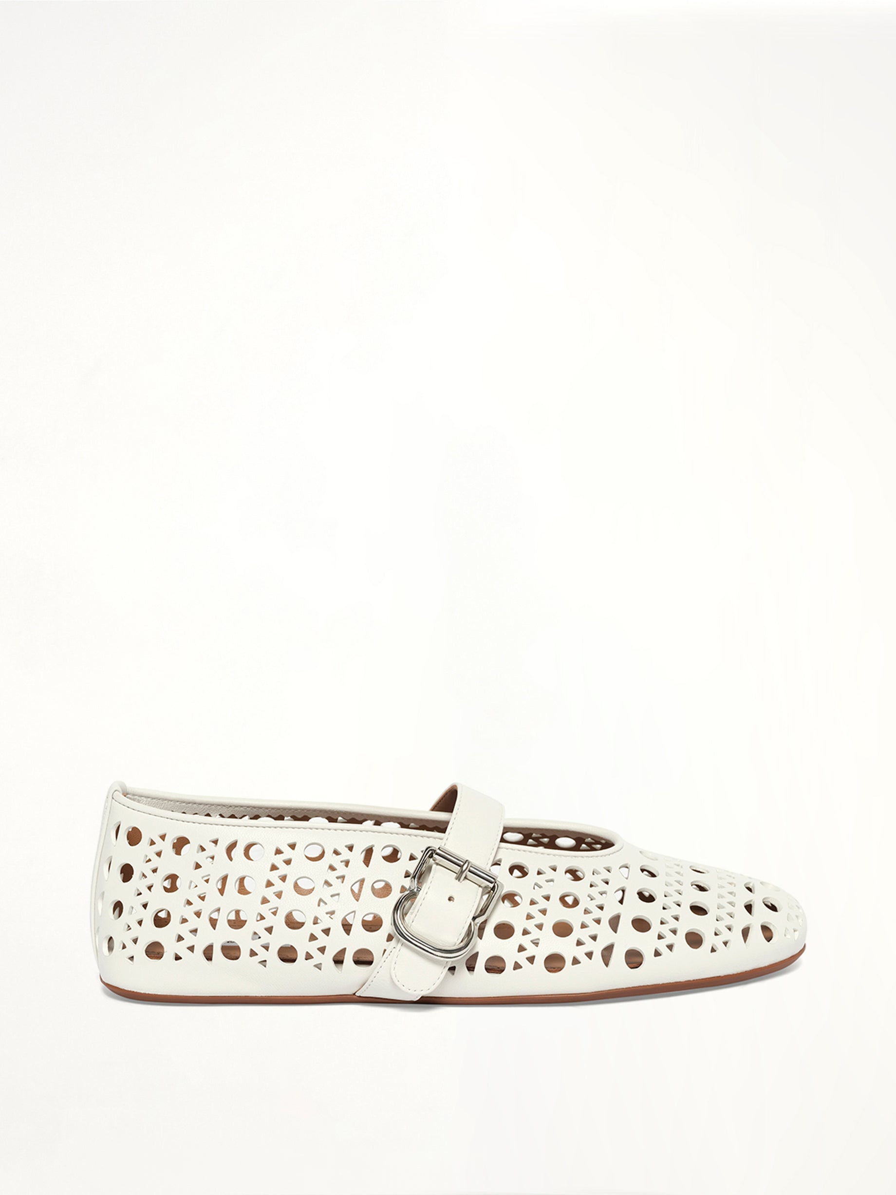 Ballet Vienne Flats in Off White