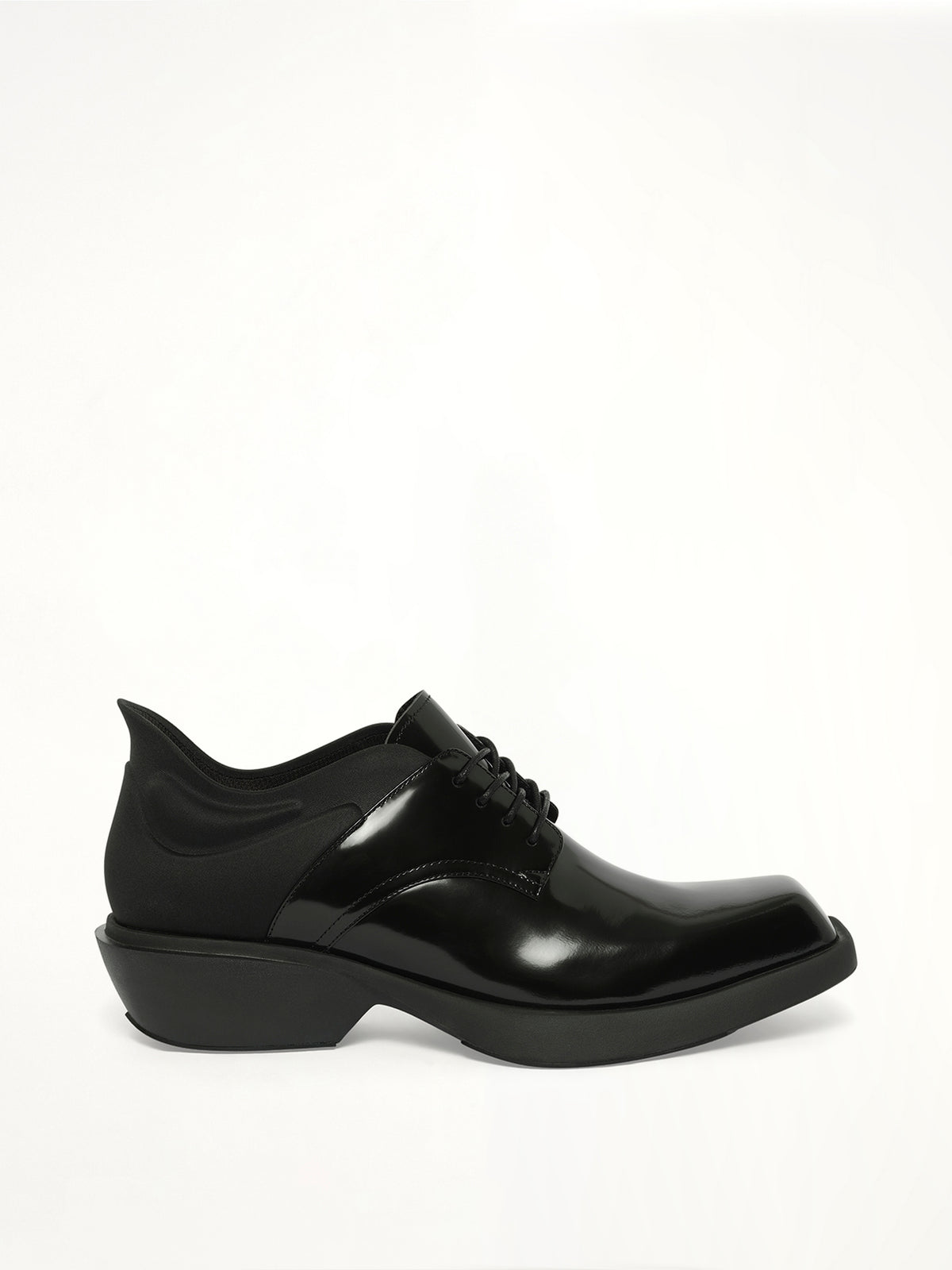 RE001 Derby in Black