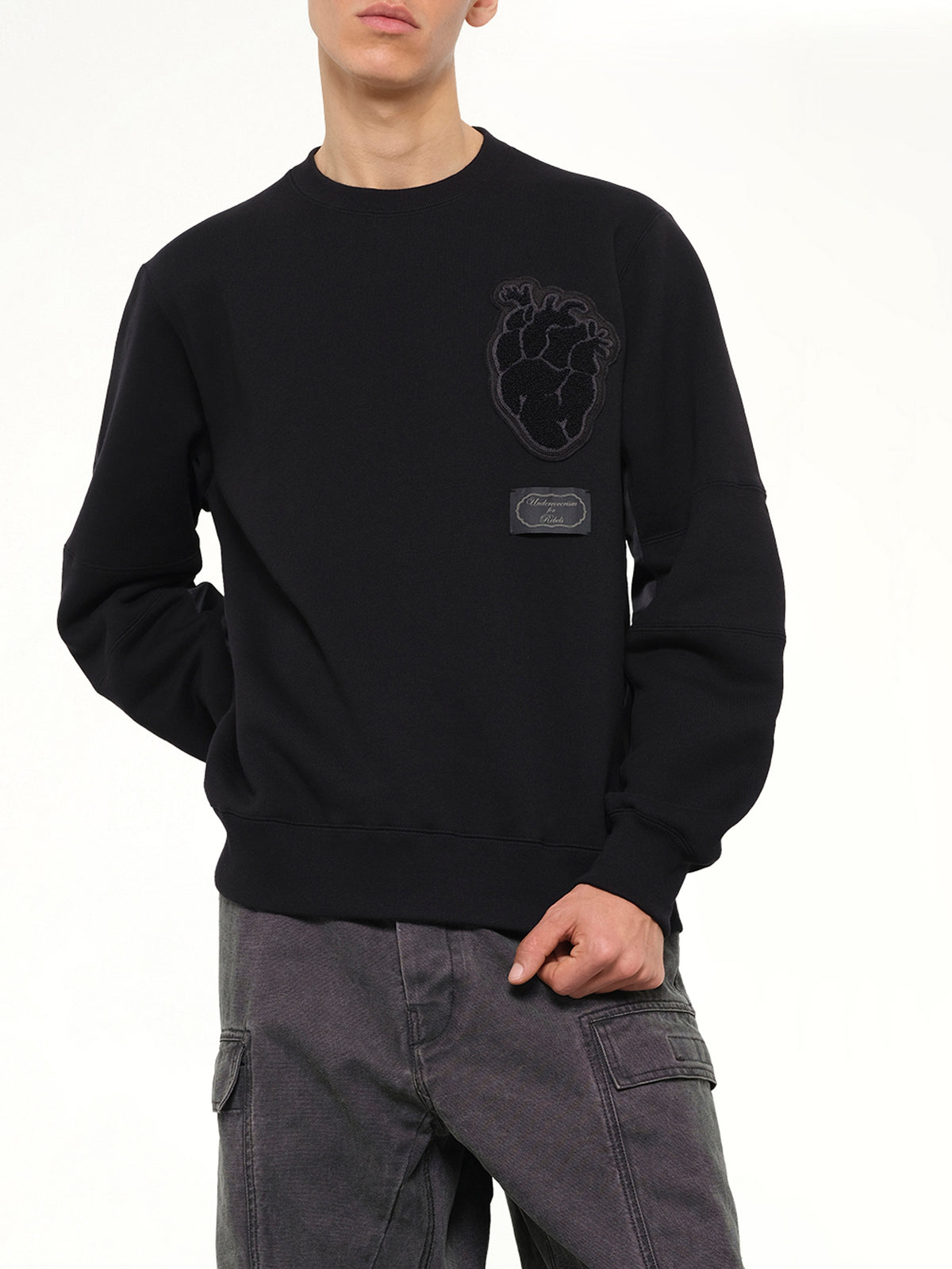 Heart Embroidery Sweatshirt in Black