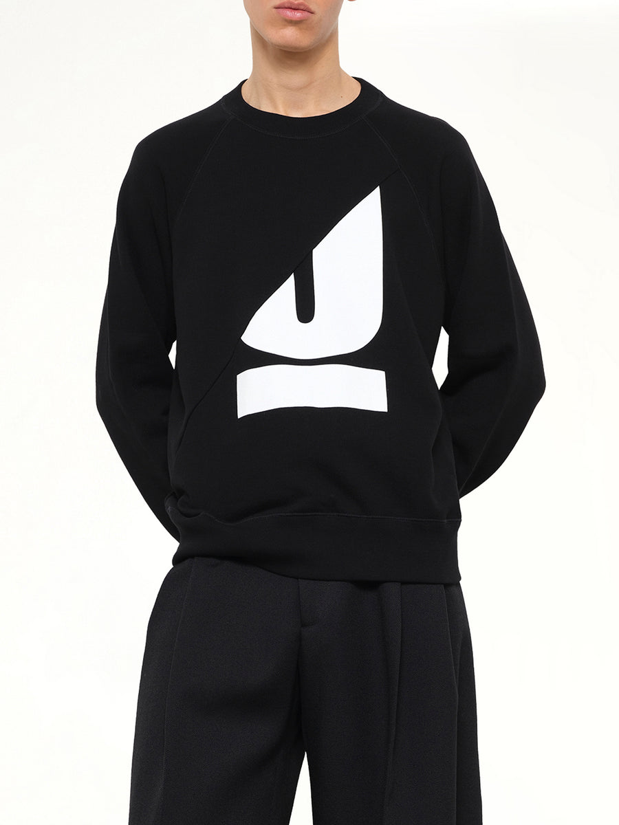 Split U Sweatshirt in Black