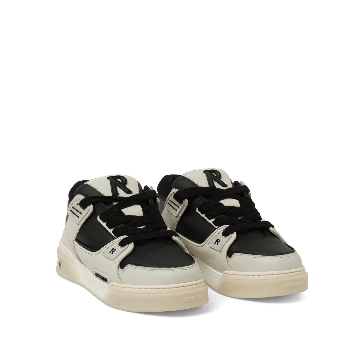 Studio Sneaker in Vintage White/Black