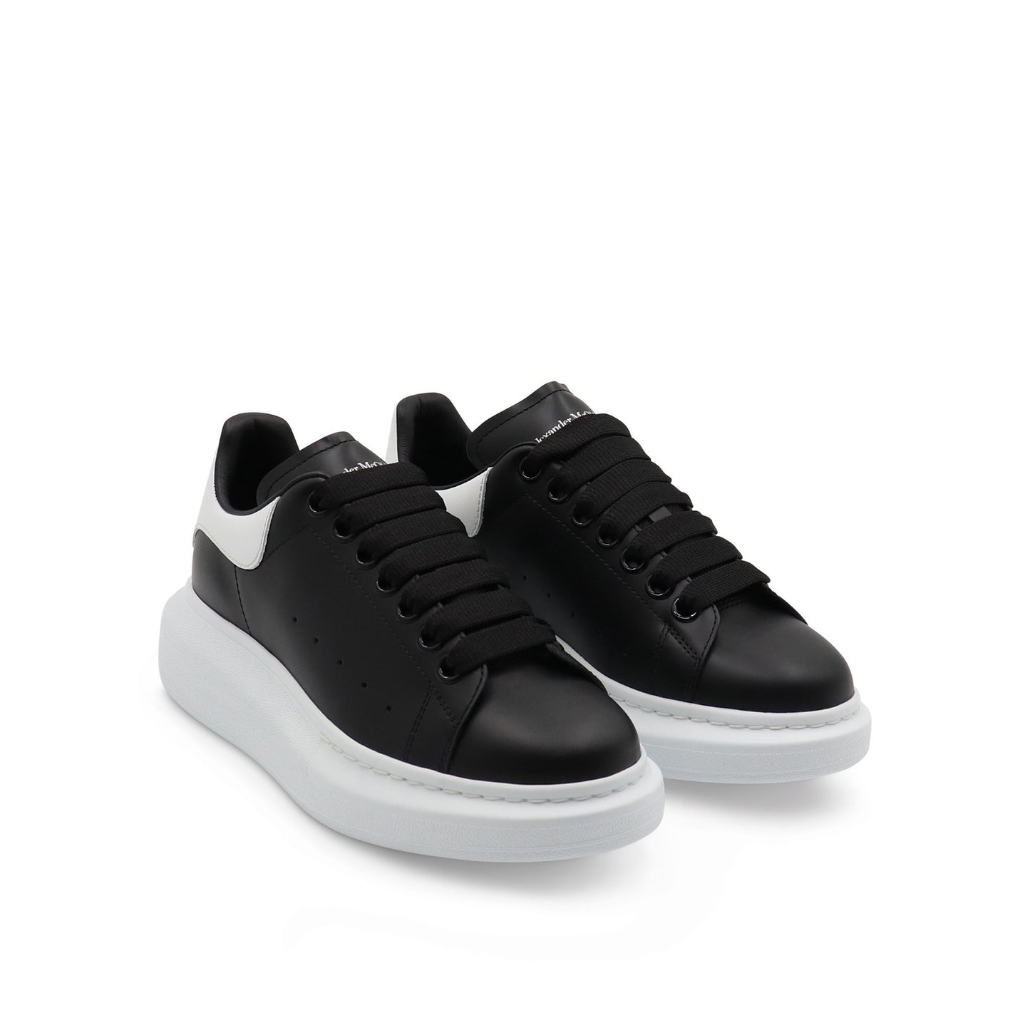 Larry Oversized Sneakers in Black/White