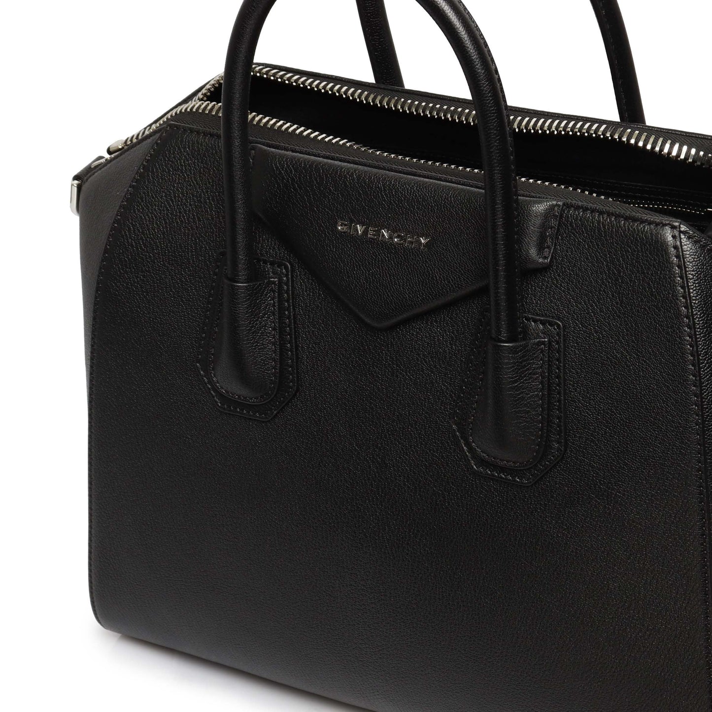 Medium Antigona Bag in Grained Leather in Black