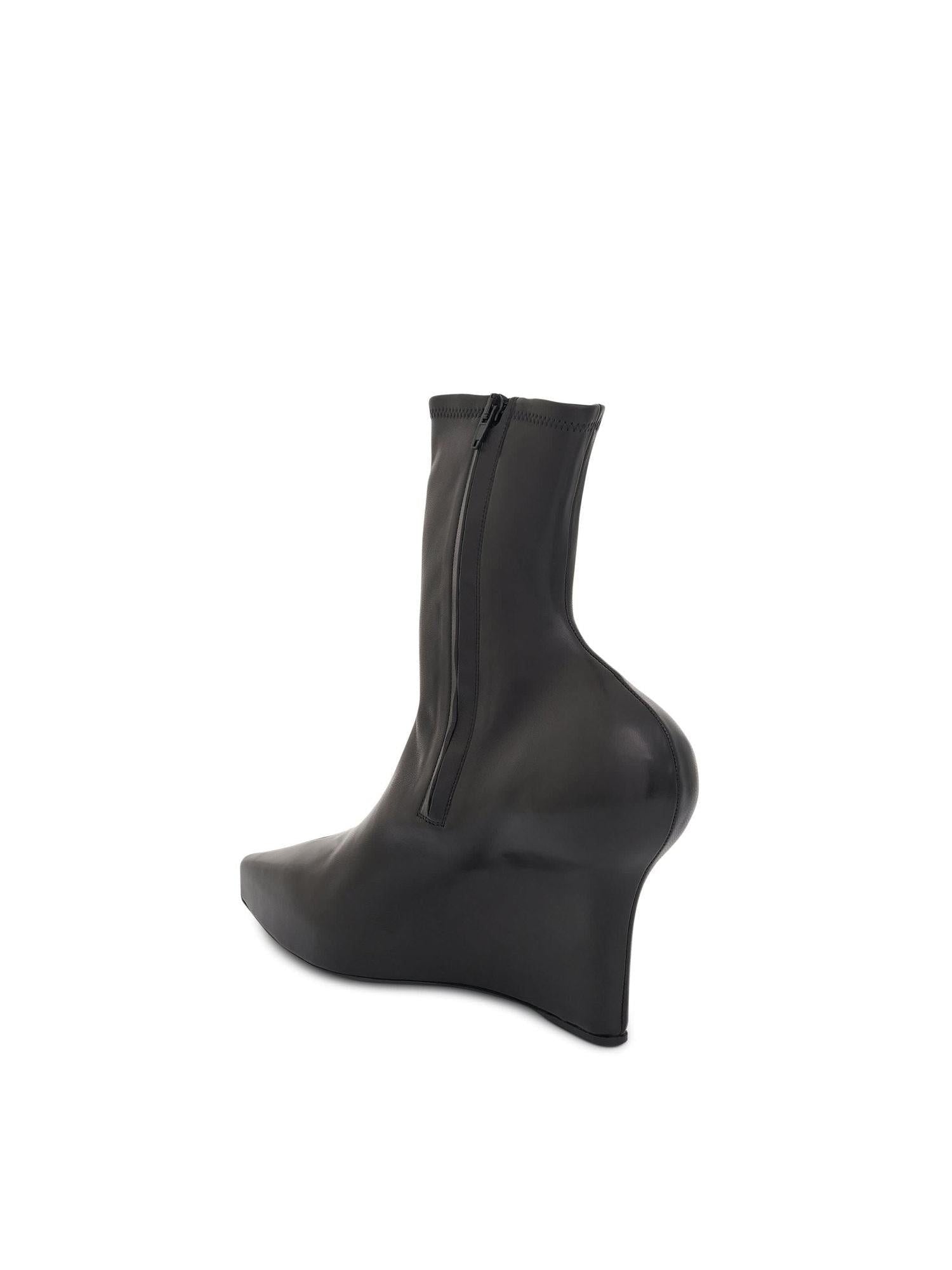 Wedge Ankle Boot in Stretch Leather in Black