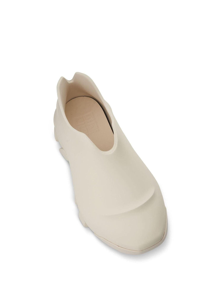 Monumental Mallow Low Sneaker with Glow in The Dark Back View | GIVENCHY