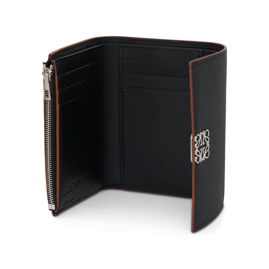 Anagram Small Vertical Wallet in Pebble Grain Calfskin in Black