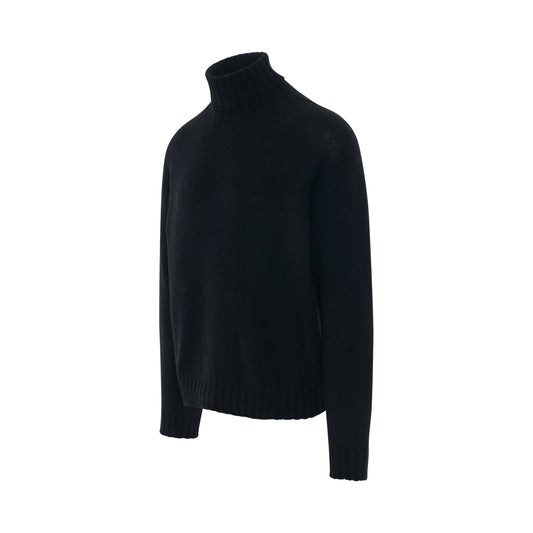 Curved Logo Turtleneck Sweater in Black/White