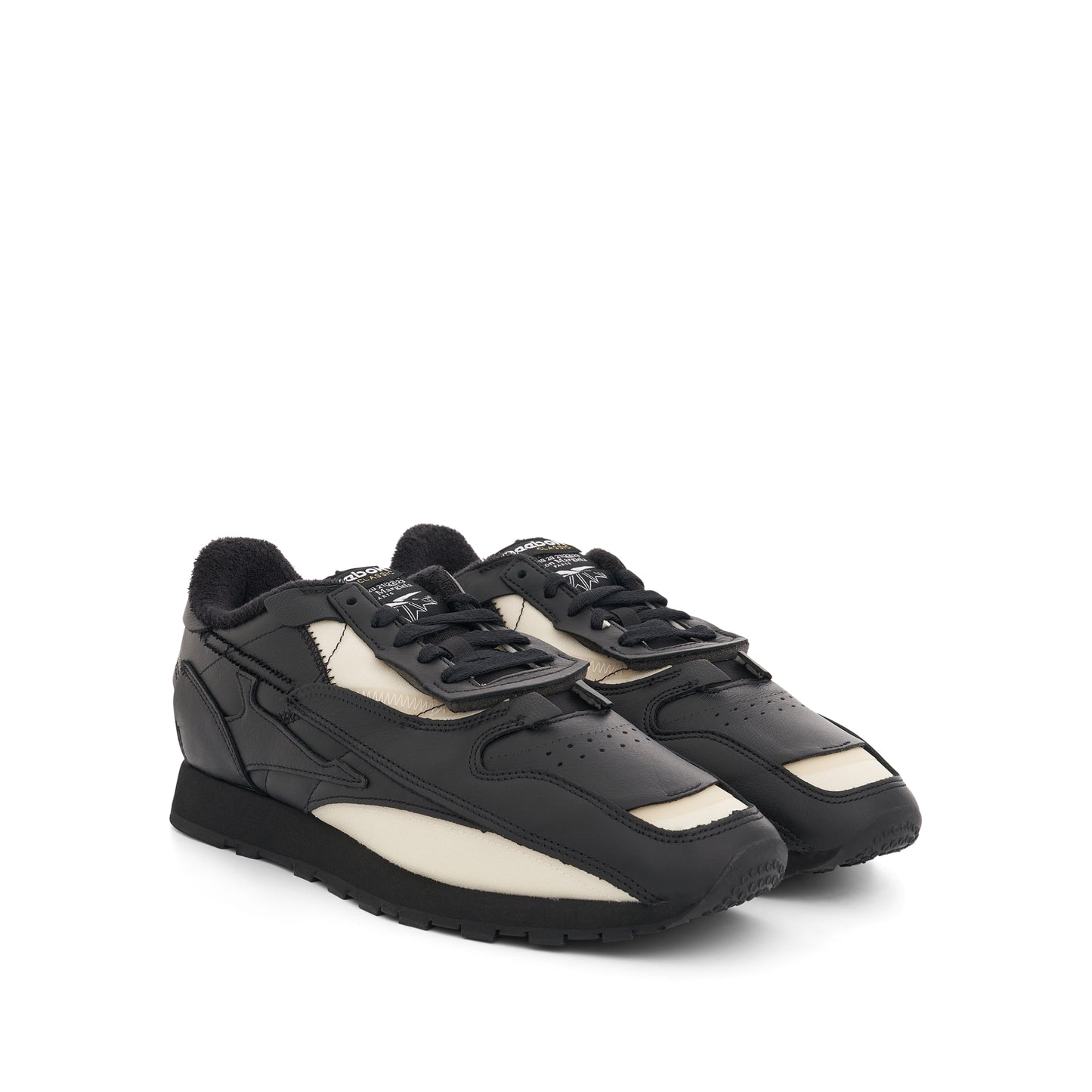 Maison Margiela x Reebok Sneakers in Black