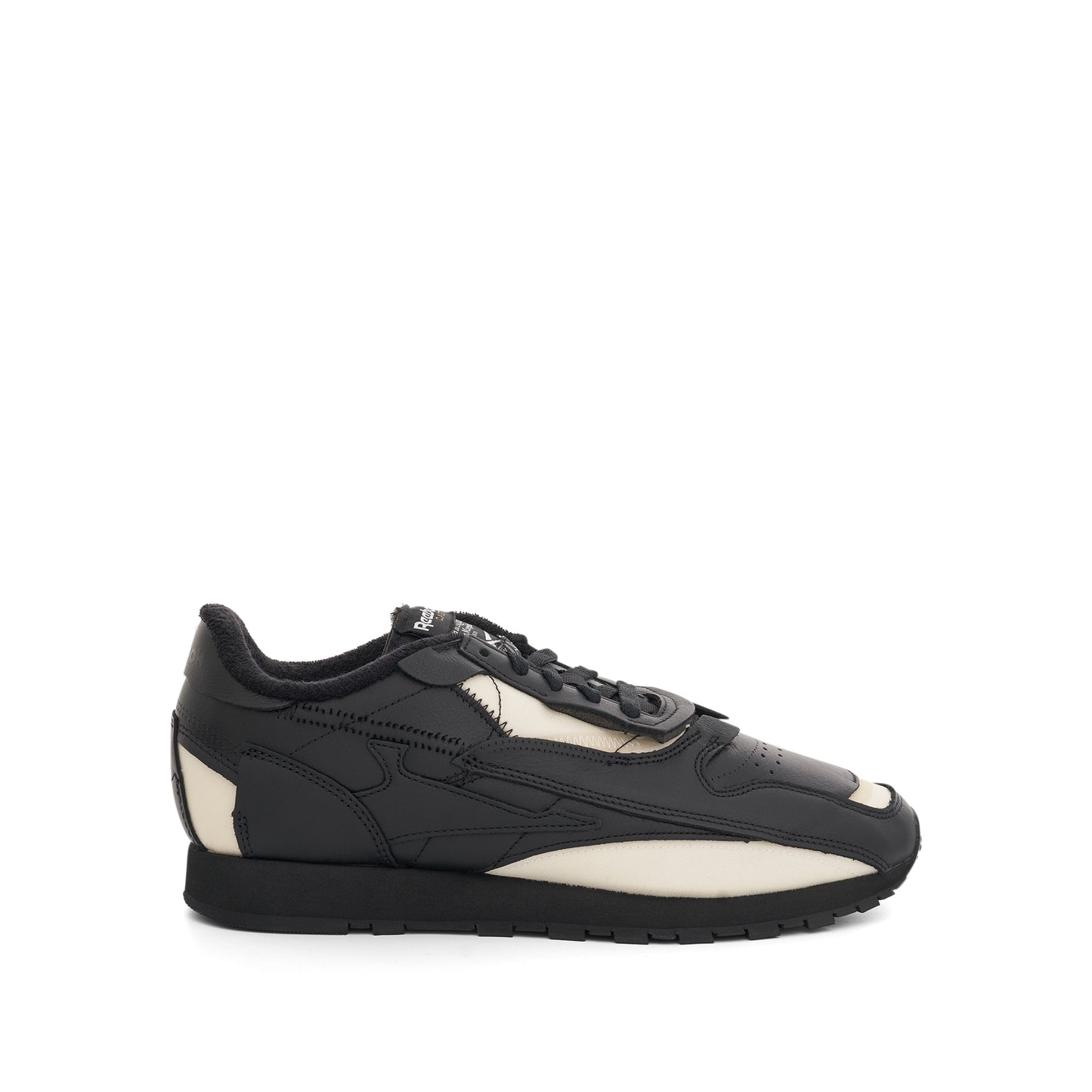 Maison Margiela x Reebok Sneakers in Black