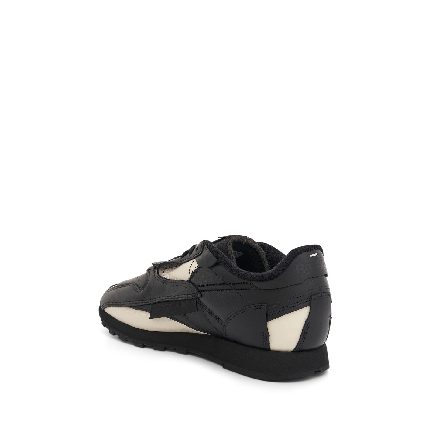 Maison Margiela x Reebok Sneakers in Black